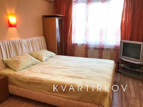 Cozy apartment near the bus station!, Kyiv - apartment by the day