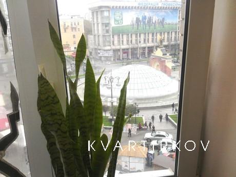 З видом на Майдан Незалежності .2к., Київ - квартира подобово