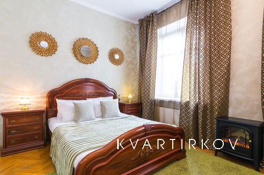 В 6-этажном доме с огороженной территорией уютная 3-комнатна