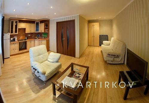 Квартира расположена вблизи остановки общественного транспор