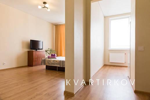 Warm apartment in the new house, Odessa - apartment by the day