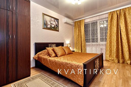 Двухкомнатная квартира посуточно , по адресу: ул. Соколова, 