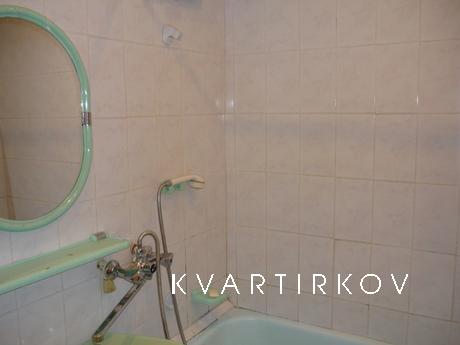 2-х комнатная квартира с хорошим ремонто, Смоленск - квартира посуточно