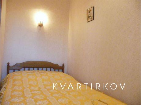 Интересная 2 комнатная квартира в частном доме. Все чистое и