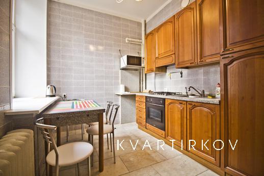 LA Flats Tverskaya 17 3-room, Москва - квартира подобово