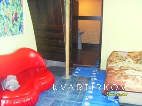Rent two-storey house for 2-6 people with private patio, gaz
