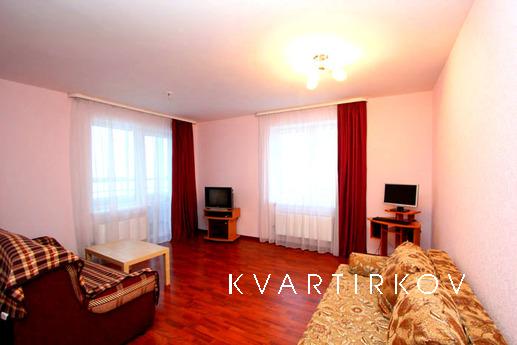 В новом доме уютная двухкомнатная квартира класса ЛЮКС. В кв