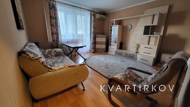 Здам подобово свою 1-кімнатну квартиру на Шевченка 7, 5-й по