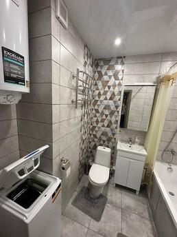 Нова квартира біля метро Харківська, Киев - квартира посуточно