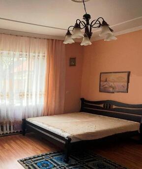 УВАГА: Є ВІЛЬНІ МІСЦЯ.
Перший номер вільний з 5.10 по 25.10.