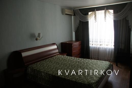 2-х-комнатная квартира находится на пр. Ленина, 16. Самый це