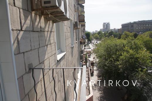 2 комнатная квартира на сутки, Волгоград - квартира посуточно