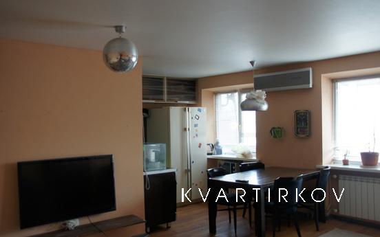 3-х-комнатная квартира на сутки, Волгоград - квартира посуточно