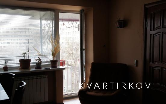 3-х-комнатная квартира на сутки, Волгоград - квартира посуточно