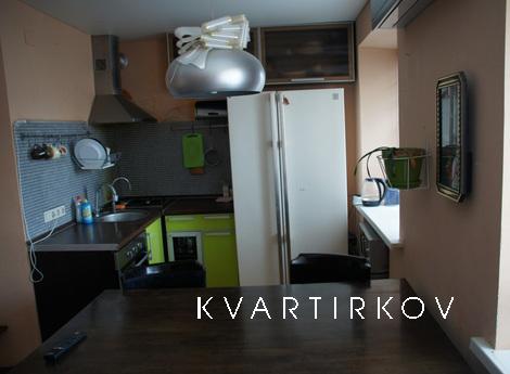 3-х-комнатная квартира на сутки, Волгоград - квартира посуточно