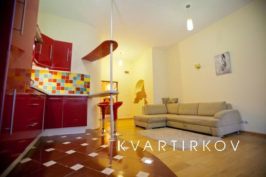 The studio has a separate bedroom, Смоленськ - квартира подобово