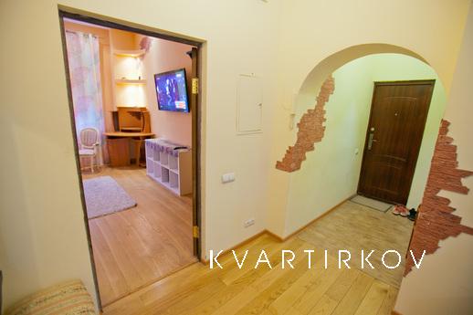 The studio has a separate bedroom, Смоленськ - квартира подобово