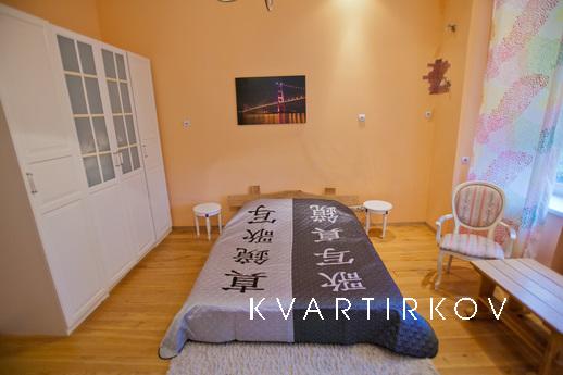 The studio has a separate bedroom, Смоленськ - квартира подобово