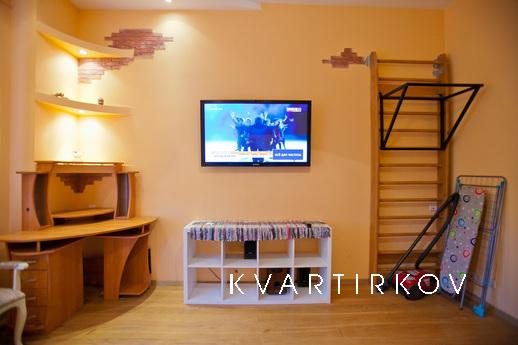 The studio has a separate bedroom, Смоленськ - квартира подобово