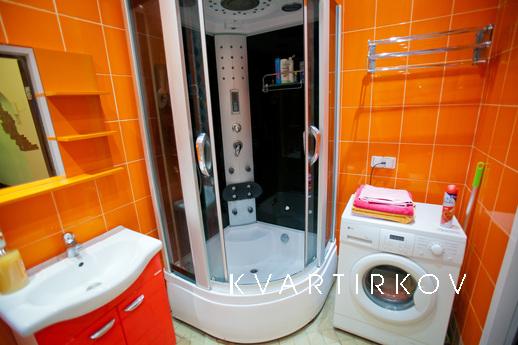 The studio has a separate bedroom, Смоленськ - квартира подобово