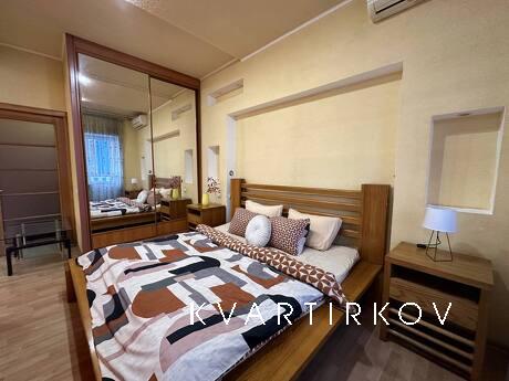 Cozy 2-room suite on Metallurgov, Zaporizhzhia - apartment by the day