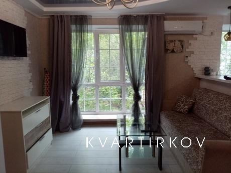 Apartment for daily rent on Kamenogorskaya 13, Zaporizhzhia - apartment by the day