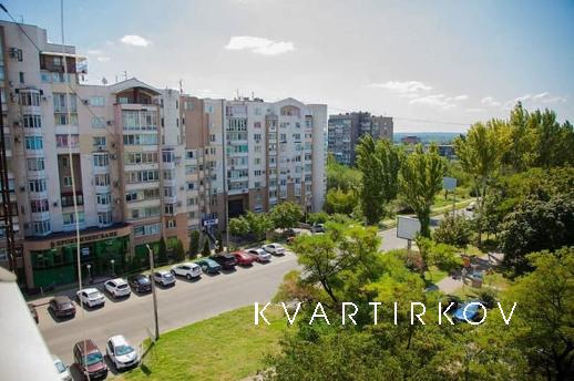 Отличный 2ком Люкс на ул.Гагарина, Запорожье - квартира посуточно