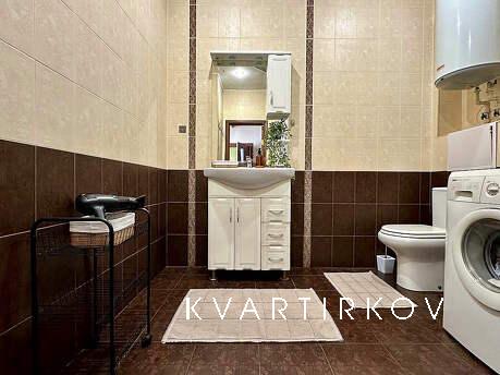 2ком. Полулюкс на проспекте Соборный 212, Запоріжжя - квартира подобово