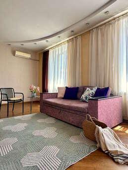 2ком. Полулюкс на проспекте Соборный 212, Запоріжжя - квартира подобово