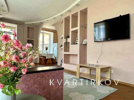 2ком. Полулюкс на проспекте Соборный 212, Запоріжжя - квартира подобово