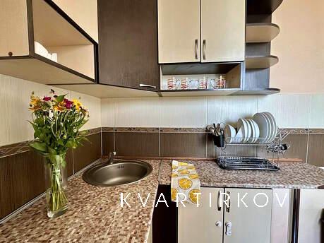 2ком. Полулюкс на проспекте Соборный 212, Запоріжжя - квартира подобово