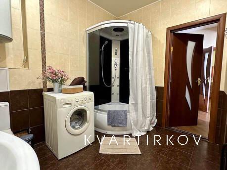 2ком. Полулюкс на проспекте Соборный 212, Запоріжжя - квартира подобово