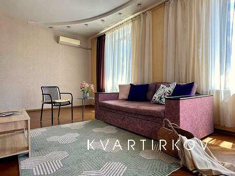 2ком. Полулюкс на проспекте Соборный 212, Запоріжжя - квартира подобово