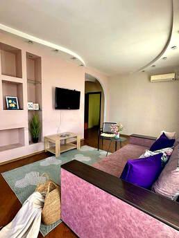 2ком. Полулюкс на проспекте Соборный 212, Запоріжжя - квартира подобово