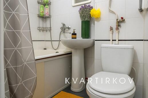 2-комнатный Полулюкс по ул.Победы 103, Запоріжжя - квартира подобово