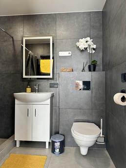 Люкс студия на Каменогорской,16, Запорожье - квартира посуточно