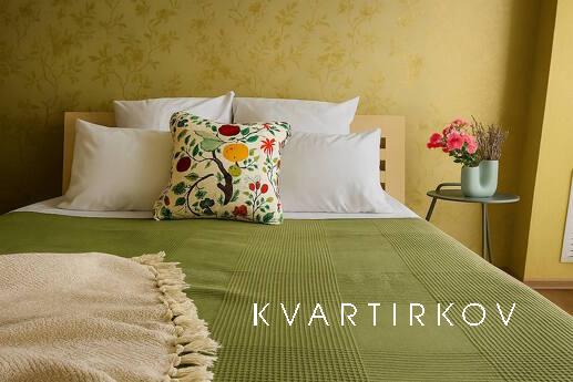 2ком. Полулюкс на проспекте Соборный 212, Запоріжжя - квартира подобово