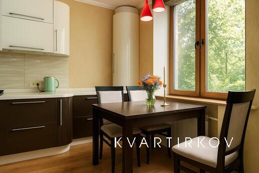 2ком. Люкс возле порта Запорож. площади, Запорожье - квартира посуточно