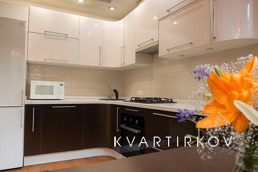 2ком. Люкс возле порта Запорож. площади, Запорожье - квартира посуточно