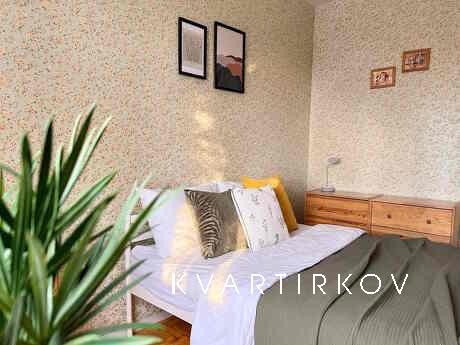 Daily rent 2-room apartment on the Small Market, Zaporizhzhia - apartment by the day