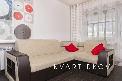 8 березня, Єкатеринбург - квартира подобово