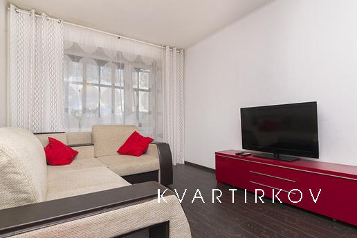 8 березня, Єкатеринбург - квартира подобово