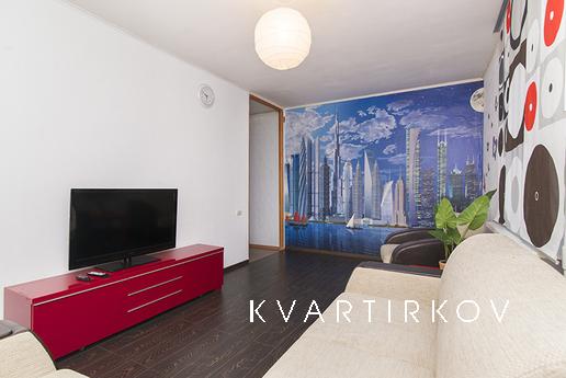 8 березня, Єкатеринбург - квартира подобово