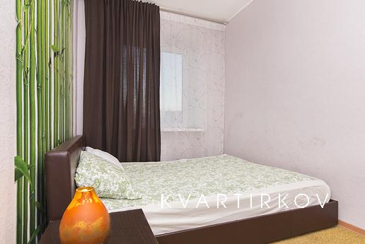 8 березня, Єкатеринбург - квартира подобово