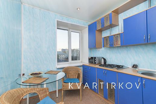 8 березня, Єкатеринбург - квартира подобово