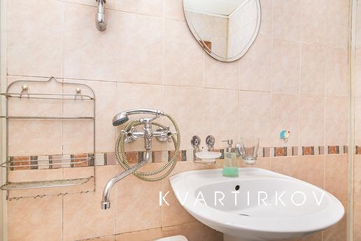 8 березня, Єкатеринбург - квартира подобово