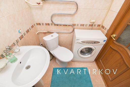 8 березня, Єкатеринбург - квартира подобово