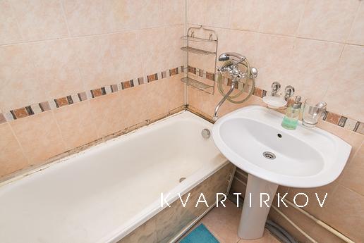 8 березня, Єкатеринбург - квартира подобово