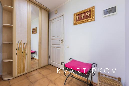 1к квартира подобово, метро Палац Спорту, Киев - квартира посуточно