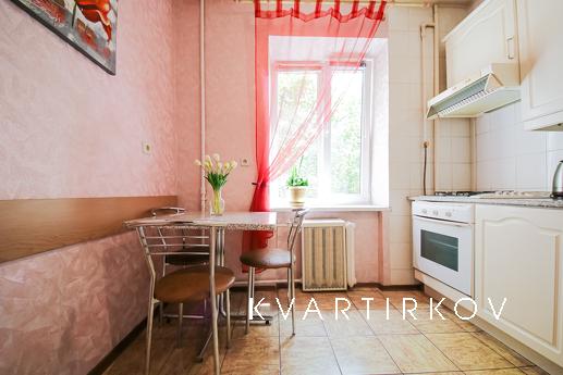 Оренда 1к квартиру на вул. Госпітальна 2, Киев - квартира посуточно